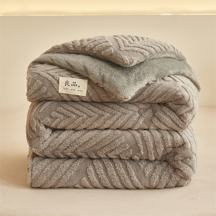 91家纺网 家纺一手货源 找家纺 2024新品塔肤绒保暖舒适冬被子被芯 枫叶-灰