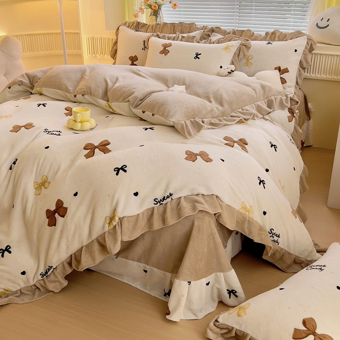 91家纺网 家纺一手货源 找家纺 找底底家纺 2024新款牛奶绒印花四件套 奶咖蝴蝶结