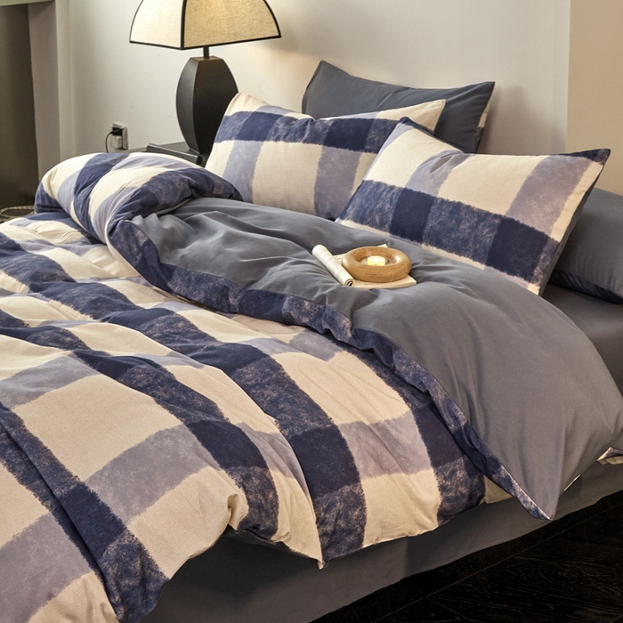 91家纺网 家纺一手货源 找家纺 雅居纺家纺 2024新款全棉印花磨毛四件套 蓝大格