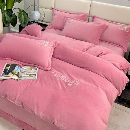 星尚家纺 2024新款全消光230g牛奶绒刺绣保暖四件套-迪美 豆沙粉