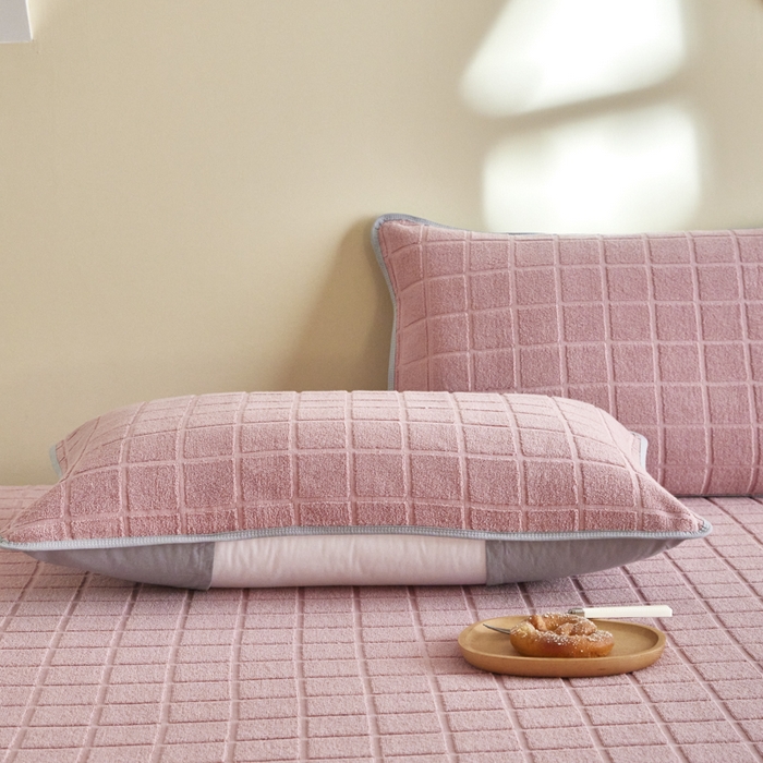 91家纺网 家纺一手货源 找家纺 爱港家纺 2024新款全棉A类毛巾被升级款单人枕巾枕芯保护套枕套 暖棉-红