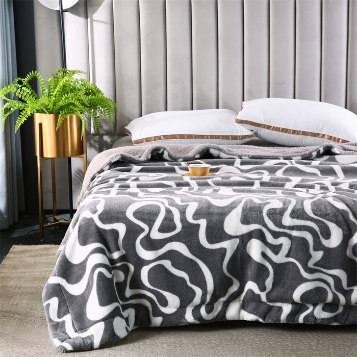 91家纺网 家纺一手货源 找家纺 巴木赫 2024新款熊猫绒配同色羊羔绒毛毯 鱼尾灰配色羊羔绒