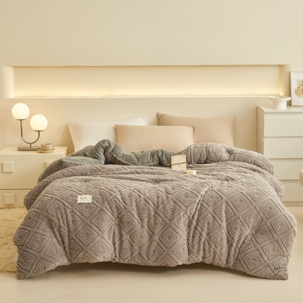 91家纺网 家纺一手货源 找家纺 （总）2024新品塔肤绒保暖舒适冬被子被芯