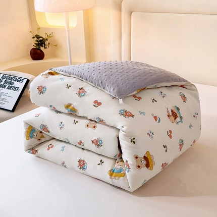 91家纺网 家纺一手货源 找家纺 暖阁 2025新款A类水洗棉豆豆被冬被春秋被被子被芯 假日小熊