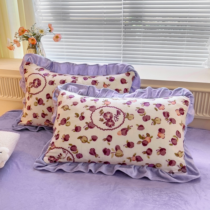 91家纺网 家纺一手货源 找家纺 找底底家纺 2024新款牛奶绒印花四件套 小浆果