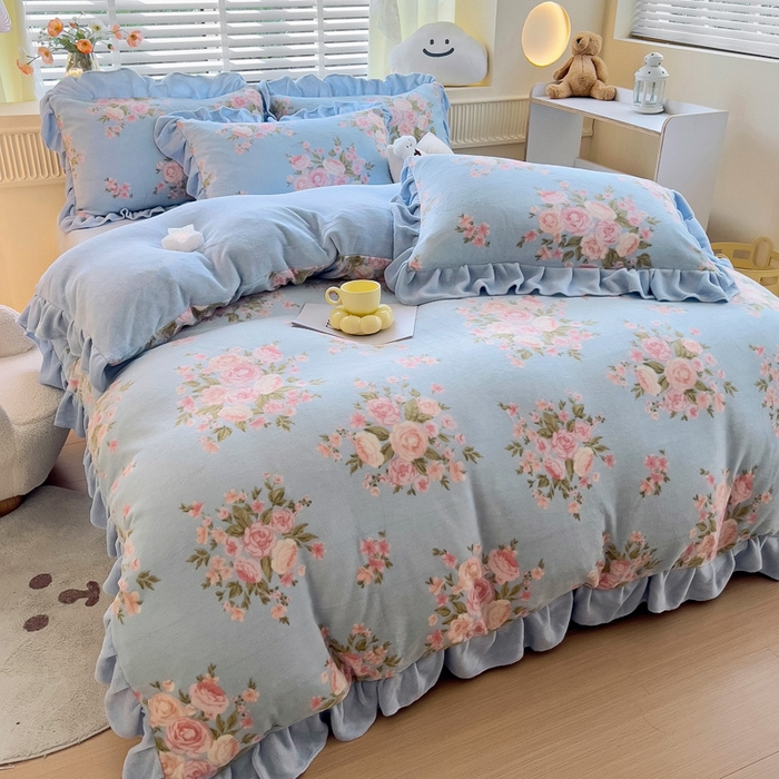 91家纺网 家纺一手货源 找家纺 找底底家纺 2024新款牛奶绒印花四件套 蓝牡丹