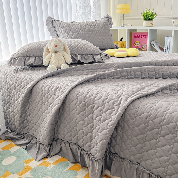 91家纺网 家纺一手货源 找家纺 暖居 2024新款250X270韩系纯色纯棉床盖三件套四件套+双面纯棉同款春秋被 夜空灰花束款