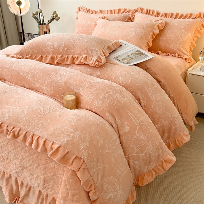 91家纺网 家纺一手货源 找家纺 2024新品A类牛奶绒韩版雕花四件套 凤仙花-玉