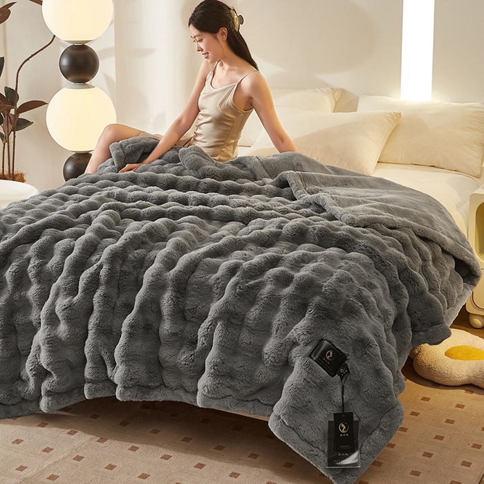 91家纺网 家纺一手货源 找家纺 （总）尚品凤凰 2025新款亲肤舒适加厚保暖貂绒兔毛泡泡毛毯