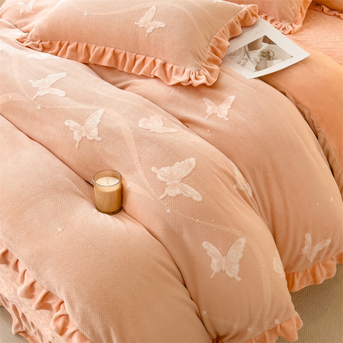 91家纺网 家纺一手货源 找家纺 2024新品A类牛奶绒韩版雕花四件套 蝴蝶飞舞-玉