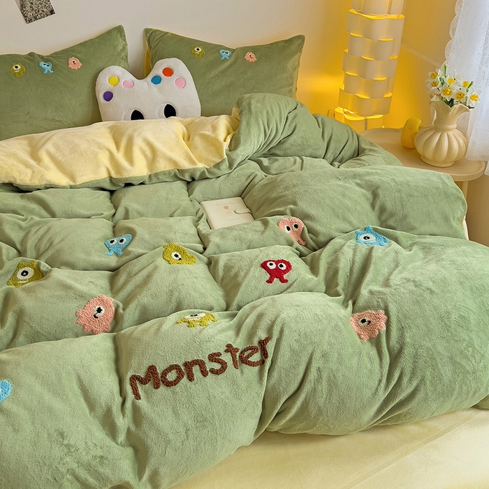 91家纺网 家纺一手货源 找家纺 梦之岛 2024新款多巴胺小怪兽可爱牛奶绒毛巾绣四件套 小怪兽-黄绿