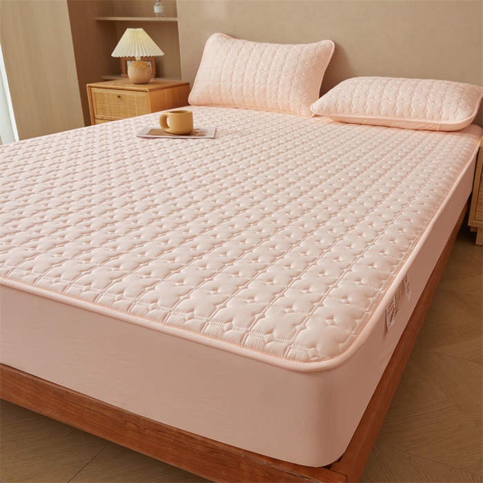 91家纺网 家纺一手货源 找家纺 雯豆家纺 2025新品【漏水包赔】防水隔尿夹棉床笠三件套A类纯色素色床垫保护套 雅致防水款-豆蔻玉