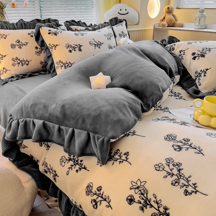 91家纺网 家纺一手货源 找家纺 找底底家纺 2024新款牛奶绒印花四件套 素雅