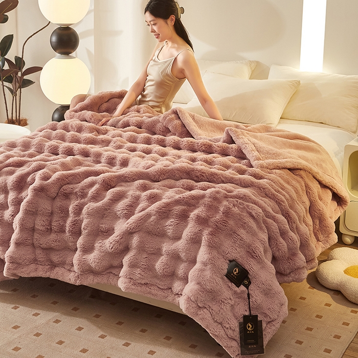 91家纺网 家纺一手货源 找家纺 尚品凤凰 2025新款亲肤舒适加厚保暖貂绒兔毛泡泡毛毯 泡泡-樱花粉