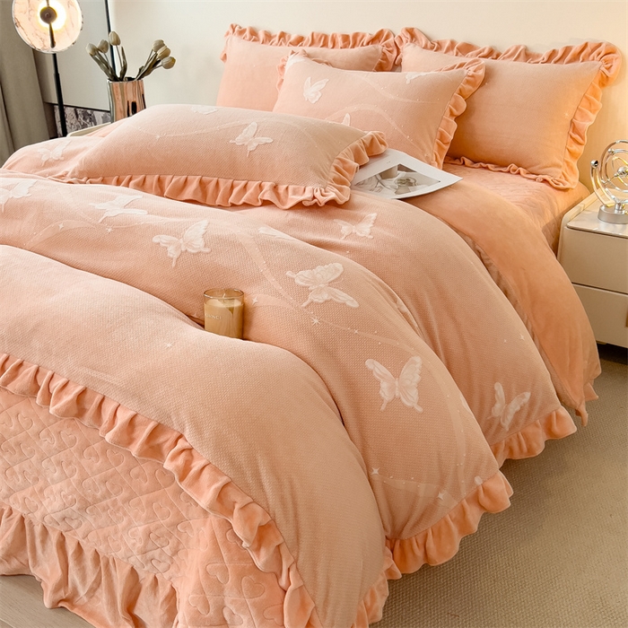 91家纺网 家纺一手货源 找家纺 2024新品A类牛奶绒韩版雕花四件套 蝴蝶飞舞-玉