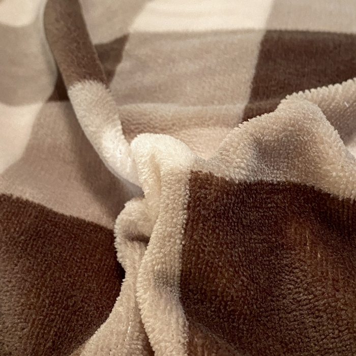 91家纺网 家纺一手货源 找家纺 花漾家居 2024新款无印格条纯色简约风牛奶绒三件套四件套被套床单床笠 格条-大咖格