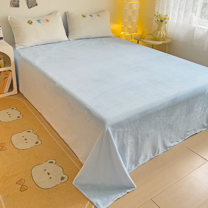 91家纺网 家纺一手货源 找家纺 梦之岛 2024新款多巴胺小怪兽可爱牛奶绒毛巾绣四件套 小怪兽-白蓝