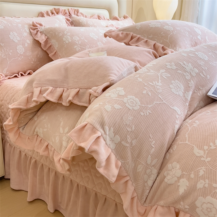 91家纺网 家纺一手货源 找家纺 2024新品A类牛奶绒韩版雕花四件套 蔷薇-粉