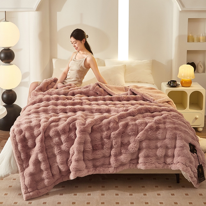 91家纺网 家纺一手货源 找家纺 尚品凤凰 2025新款亲肤舒适加厚保暖貂绒兔毛泡泡毛毯 泡泡-樱花粉