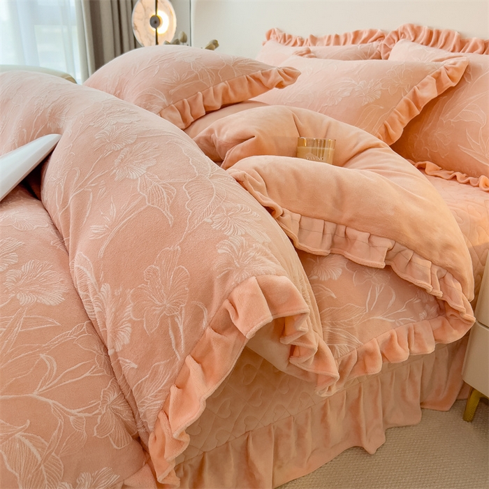 91家纺网 家纺一手货源 找家纺 2024新品A类牛奶绒韩版雕花四件套 凤仙花-玉