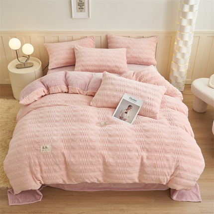 91家纺网 家纺一手货源 找家纺 （总）2024新款牛奶绒雕花风吹麦浪四件套