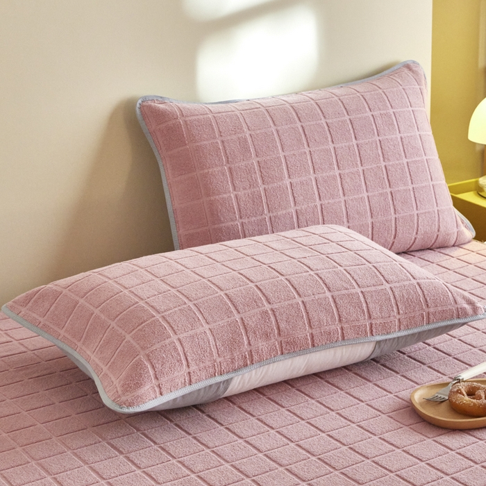 91家纺网 家纺一手货源 找家纺 爱港家纺 2024新款全棉A类毛巾被升级款单人枕巾枕芯保护套枕套 暖棉-红