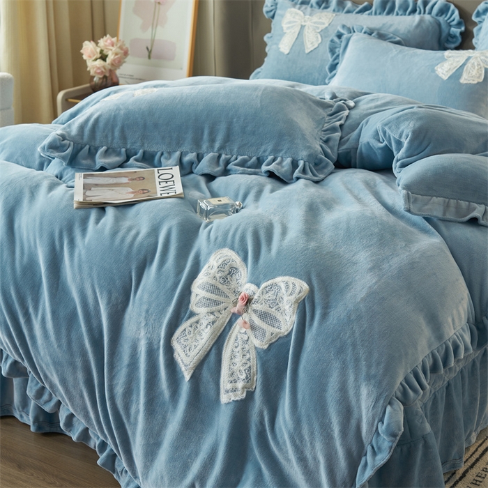 91家纺网 家纺一手货源 找家纺 2024新款A类幸福约定牛奶绒四件套 浅灰蓝