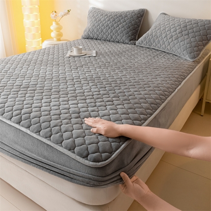 91家纺网 家纺一手货源 找家纺 （总）悦织语 2025冬季新款A类200克加厚牛奶绒夹棉床笠