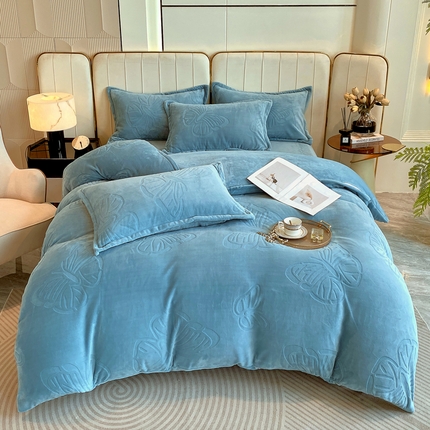 91家纺网 家纺一手货源 找家纺 （总）一左一右 2024新款高克重加厚230克剪花雕花牛奶绒四件套7D立体蝴蝶纯色简约床笠