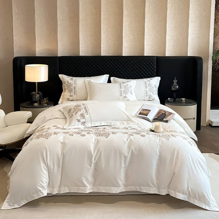 91家纺网 家纺一手货源 找家纺 理想家家纺 2024新款13372全棉刺绣四件套系列-花季 白