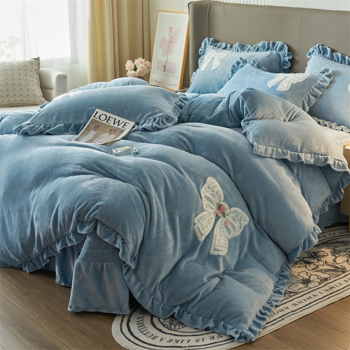 91家纺网 家纺一手货源 找家纺 2024新款A类幸福约定牛奶绒四件套 浅灰蓝