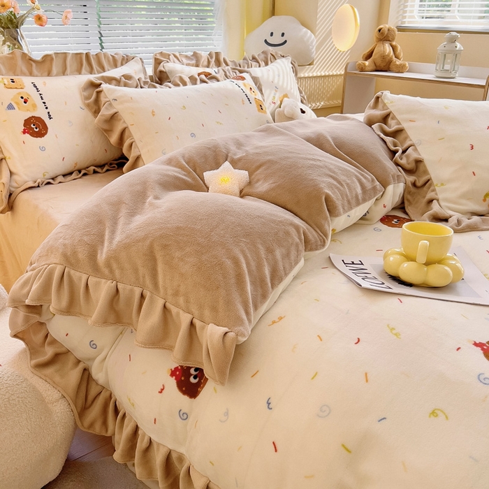 91家纺网 家纺一手货源 找家纺 找底底家纺 2024新款牛奶绒印花四件套 曲奇饼干