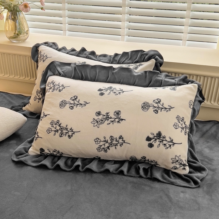 91家纺网 家纺一手货源 找家纺 找底底家纺 2024新款牛奶绒印花四件套 素雅