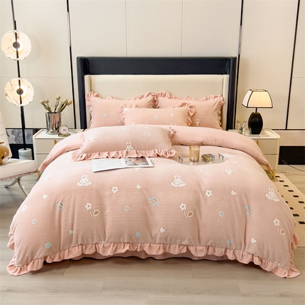 91家纺网 家纺一手货源 找家纺 （总）2024新品A类牛奶绒韩版雕花四件套