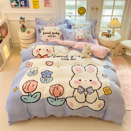 91家纺网 家纺一手货源 找家纺 兄弟坊 2024新款正版授权大版牛奶绒卡通四件套 甜甜兔