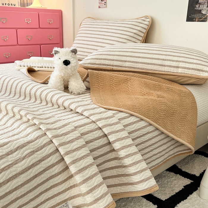 91家纺网 家纺一手货源 找家纺 沐纯家居 2025新款色织水洗棉棉绒（大豆纤维填充）床盖三件套 青柠咖