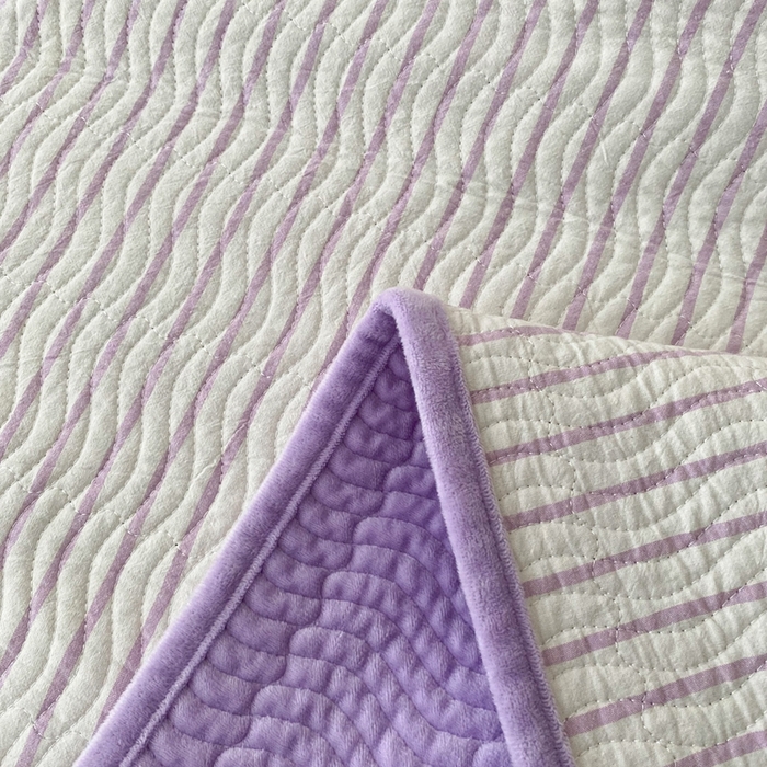 91家纺网 家纺一手货源 找家纺 沐纯家居 2025新款色织水洗棉棉绒（大豆纤维填充）床盖三件套 可乐紫