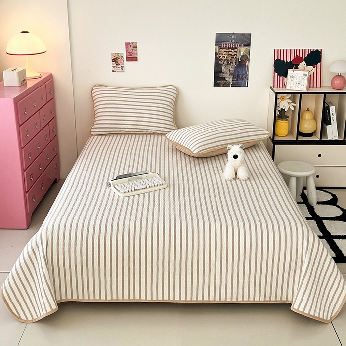 91家纺网 家纺一手货源 找家纺 沐纯家居 2025新款色织水洗棉棉绒（大豆纤维填充）床盖三件套 青柠咖