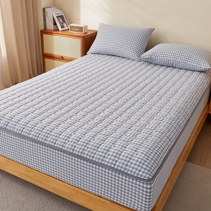 91家纺网 家纺一手货源 找家纺 迪乐妮家居 2024新款大床色织全棉夹棉床笠 蓝小格