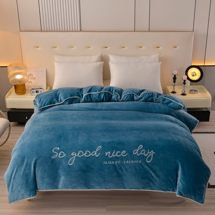 91家纺网 家纺一手货源 找家纺 居尚家纺 2025新款加厚牛奶绒刺绣单被套系列 宝蓝