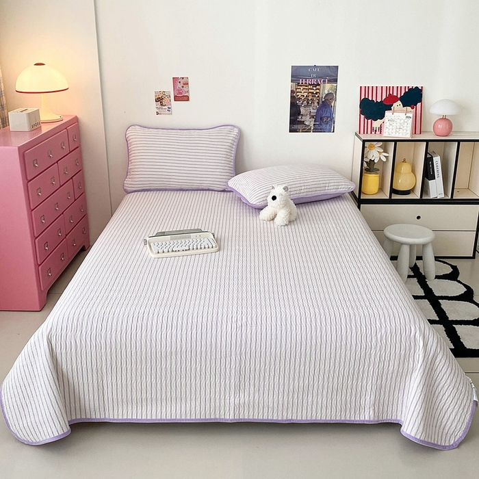 91家纺网 家纺一手货源 找家纺 沐纯家居 2025新款色织水洗棉棉绒（大豆纤维填充）床盖三件套 可乐紫