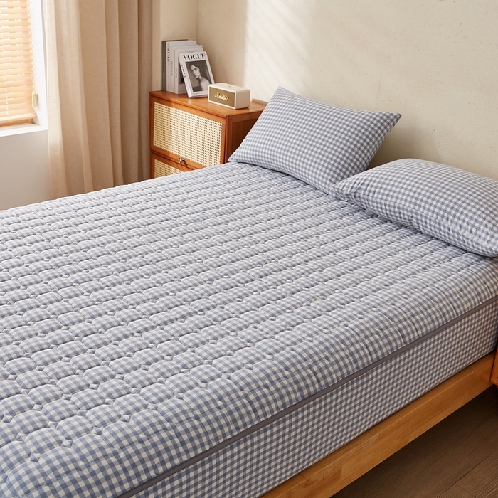 91家纺网 家纺一手货源 找家纺 迪乐妮家居 2024新款大床色织全棉夹棉床笠 蓝小格