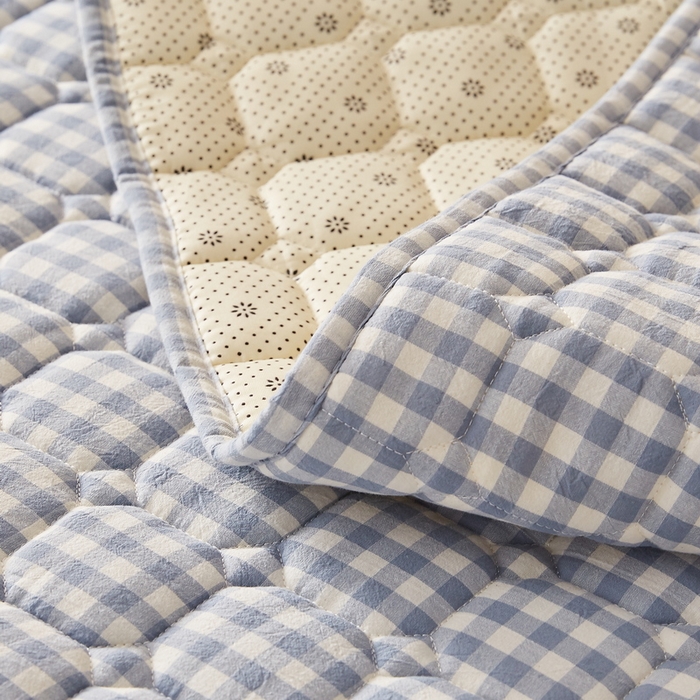 91家纺网 家纺一手货源 找家纺 迪乐妮家居 2024新款大床色织全棉夹棉床褥 蓝小格