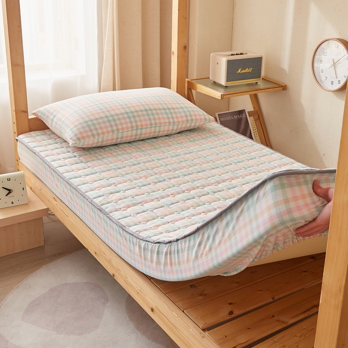 91家纺网 家纺一手货源 找家纺 迪乐妮家居 2024新款单人床色织全棉夹棉床笠(无印家居风） 冰淇淋格