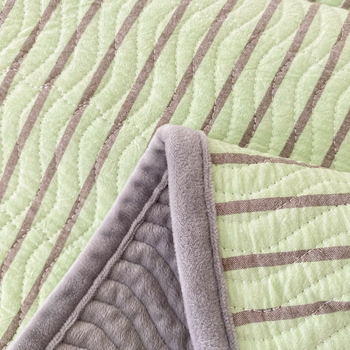 91家纺网 家纺一手货源 找家纺 沐纯家居 2025新款色织水洗棉棉绒（大豆纤维填充）床盖三件套 可乐绿