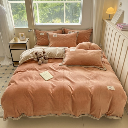 91家纺网 家纺一手货源 找家纺 新印象 2025新款包边工艺牛奶绒四件套西柚浅咖