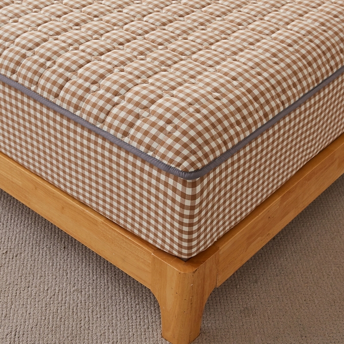 91家纺网 家纺一手货源 找家纺 迪乐妮家居 2024新款大床色织全棉夹棉床笠 米小格