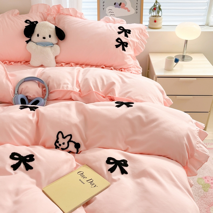 91家纺网 家纺一手货源 找家纺 泉欣家纺 2024韩式公主风毛巾绣花水洗棉四件套专版花型 蝴蝶结-粉玉