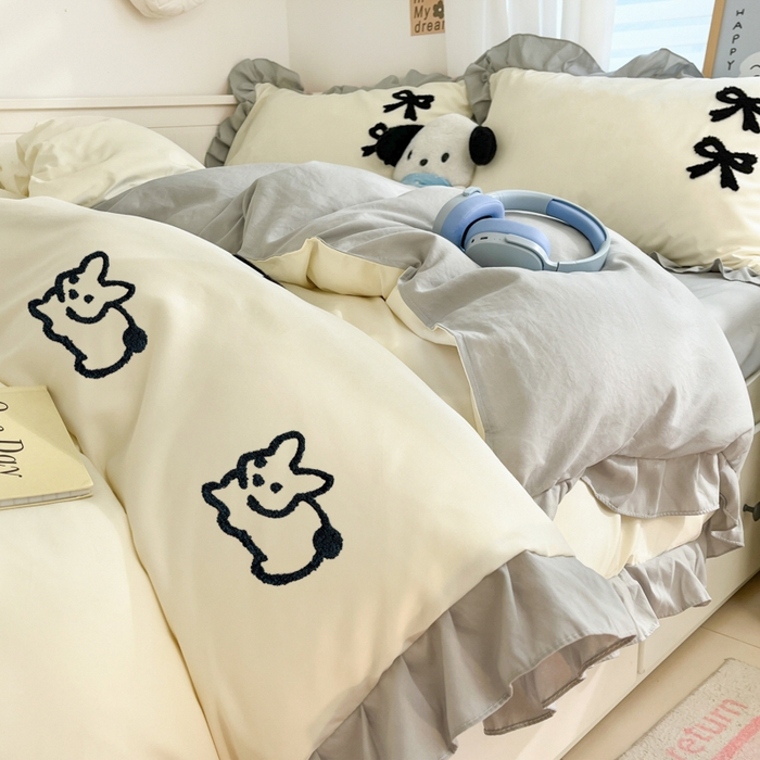 91家纺网 家纺一手货源 找家纺 泉欣家纺 2024韩式公主风毛巾绣花水洗棉四件套专版花型 蝴蝶结-浅黄灰