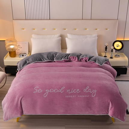 91家纺网 家纺一手货源 找家纺 居尚家纺 2025新款加厚牛奶绒刺绣单被套系列 浅紫+绅士灰